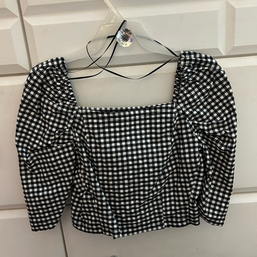 Black and white top